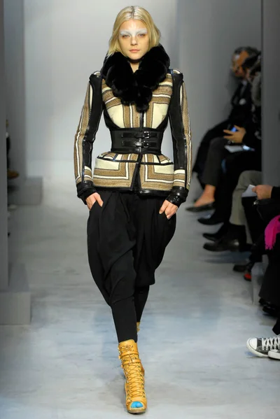 Look 35